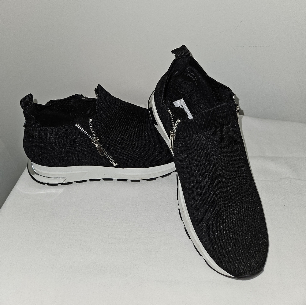 Steve Madden ladies slip on sneakers
